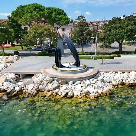 Apartment Splendido Desenzanoloft Official Partner Homes & By Marriott Bonvoy *